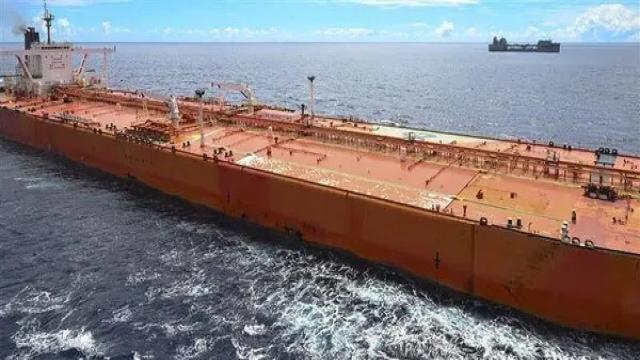 U.S. Tightens Maritime Pressure on Iran’s “Shadow Fleet” as Enforcement Escalates